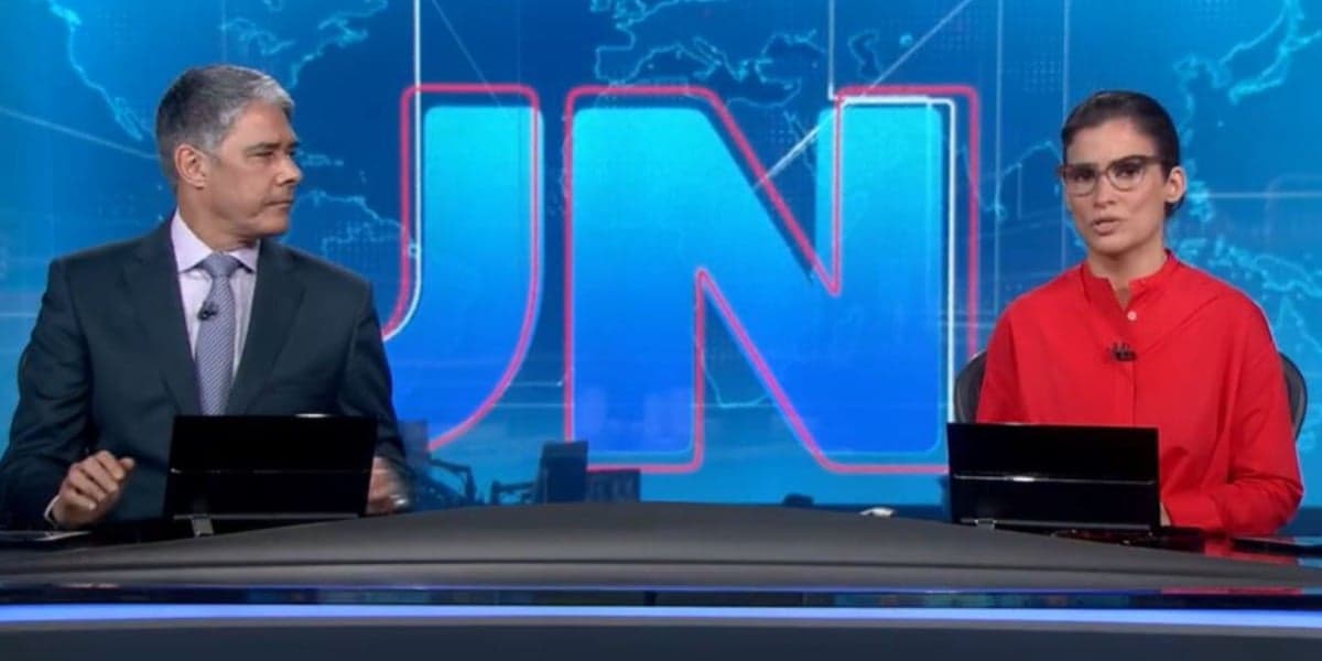 William Bonner e Renata Vasconcellos no "Jornal Nacional" de ontem (Foto: Reprodução/TV Globo) William Bonner e Renata Vasconcellos no "Jornal Nacional" de ontem (Foto: Reprodução/TV Globo)