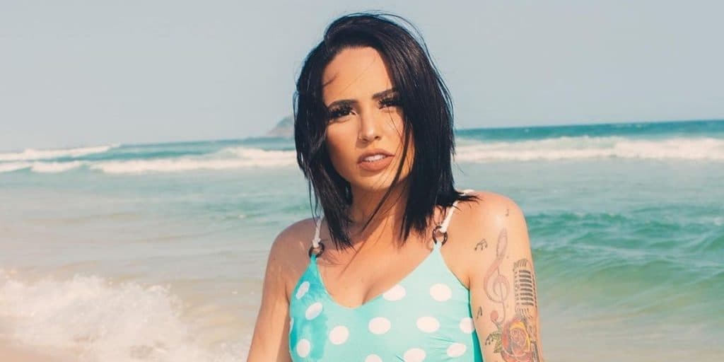 Perlla fala sobre fase solteira após término de namoro: "Não estou dando oportunidade"