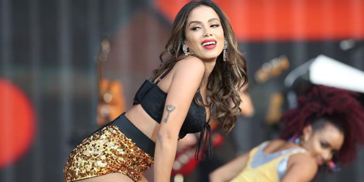 Anitta expõe intimidade e surpreende (Foto: Reprodução) Anitta expõe intimidade e surpreende (Foto: Reprodução)