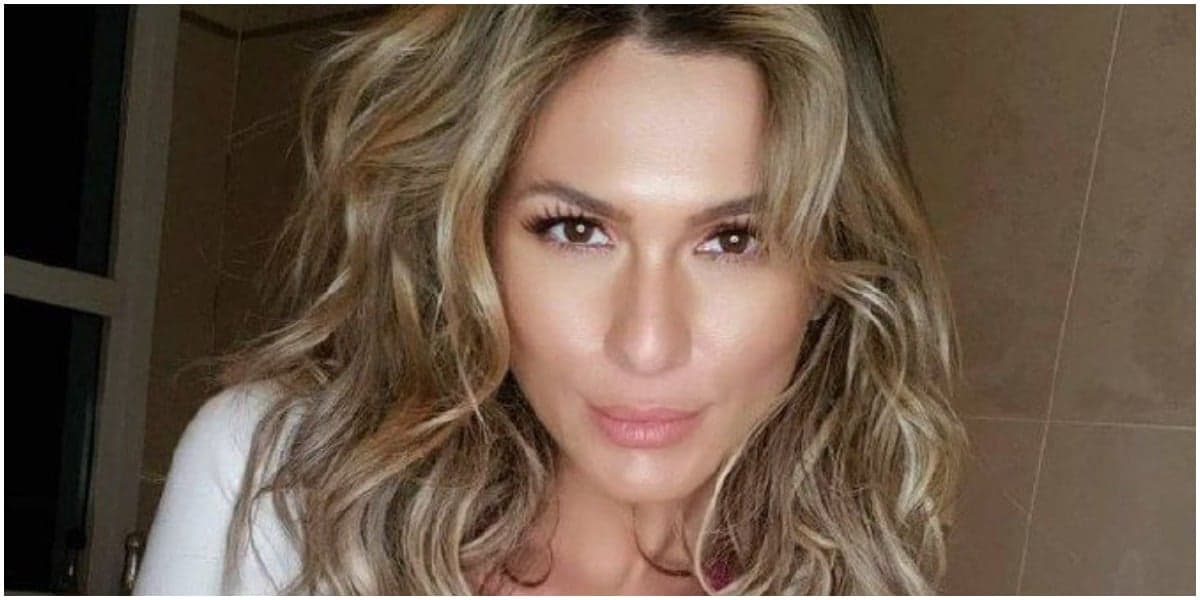 Lívia Andrade relatou que vem sofrido complicações em função de uma doença crônica (Foto: Reprodução/ Instagram) Lívia Andrade relatou que vem sofrido complicações em função de uma doença crônica (Foto: Reprodução/ Instagram)