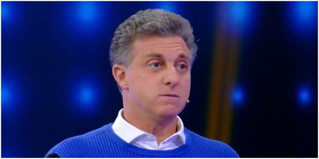 Luciano Huck, após ver William Bonner ser xingado, sai em defesa do amigo e arma guerra: "Incompetência"