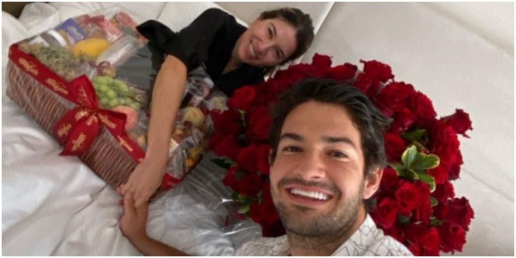Alexandre Pato compartilha foto com mensagem de ano novo