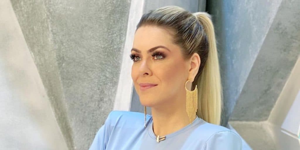 Renata Fan diz quando sairá de férias do Jogo Aberto