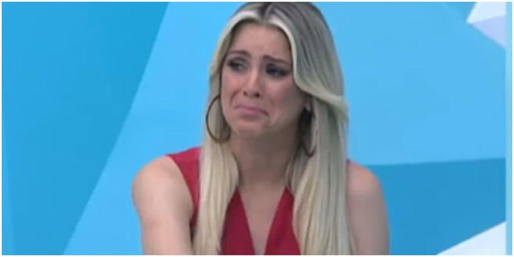 Renata Fan chora em despedida de seu ídolo do Internacional