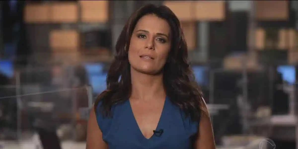 Adriana Araújo fica na Record apenas até março (Foto: Reprodução)