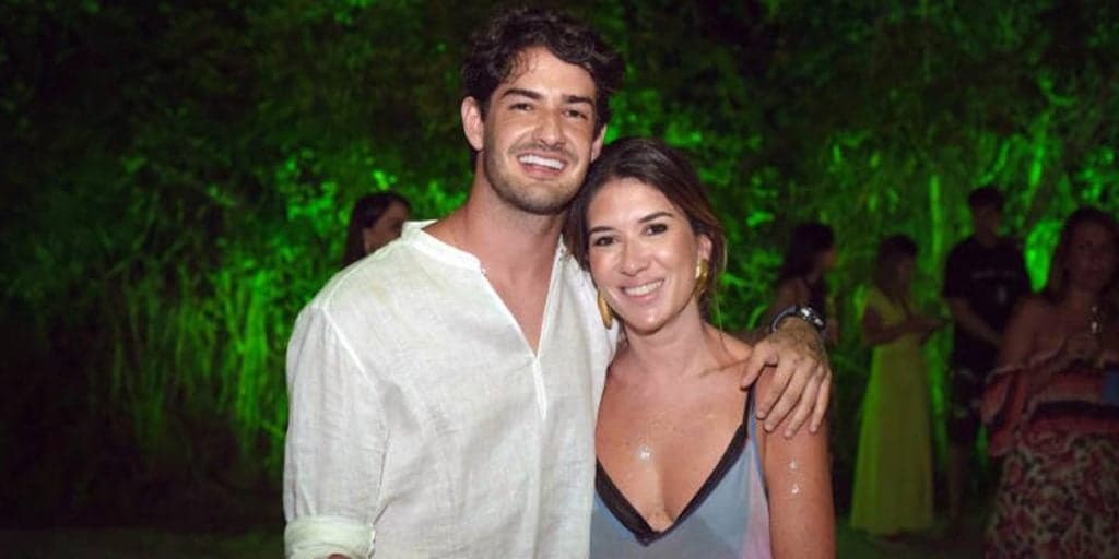 Rebeca Abravanel, após separação ser anunciada, vê Alexandre Pato anunciar veredito: "Escolha"