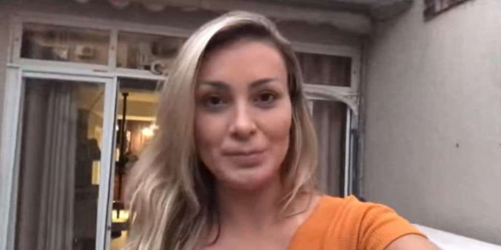 Andressa Urach vira pauta na Igreja Universal, descobre tudo e ameaça filha de Edir Macedo: "Satanás''