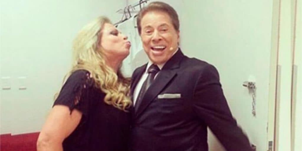 Christina Rocha tem ligação sigilosa com Silvio, atola biquíni fininho aos 63 e detona: "Agora vem atrás de mim"