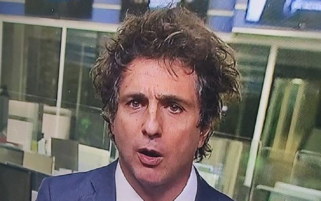 Jornalista da Globo surge com aparência bizarra ao vivo e assusta público: "O que aconteceu"