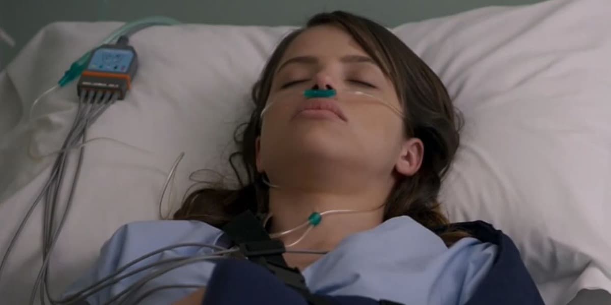 Camila é vítima de atentado de Bruna em Haja Coração (Foto: Reprodução) Camila é vítima de atentado de Bruna em Haja Coração (Foto: Reprodução)