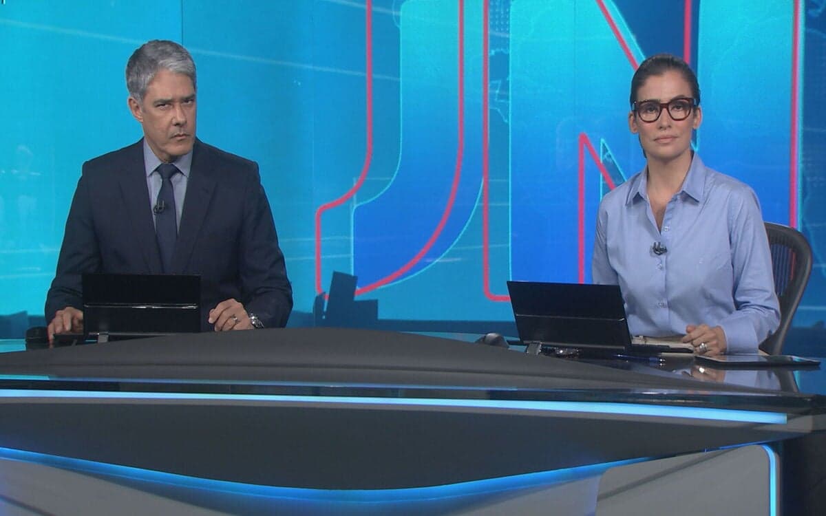 William Bonner e Renata Vasconcellos no Jornal Nacional desta quarta- feira, na Globo (Foto: Divulgação) William Bonner e Renata Vasconcellos no Jornal Nacional desta quarta- feira, na Globo (Foto: Divulgação)