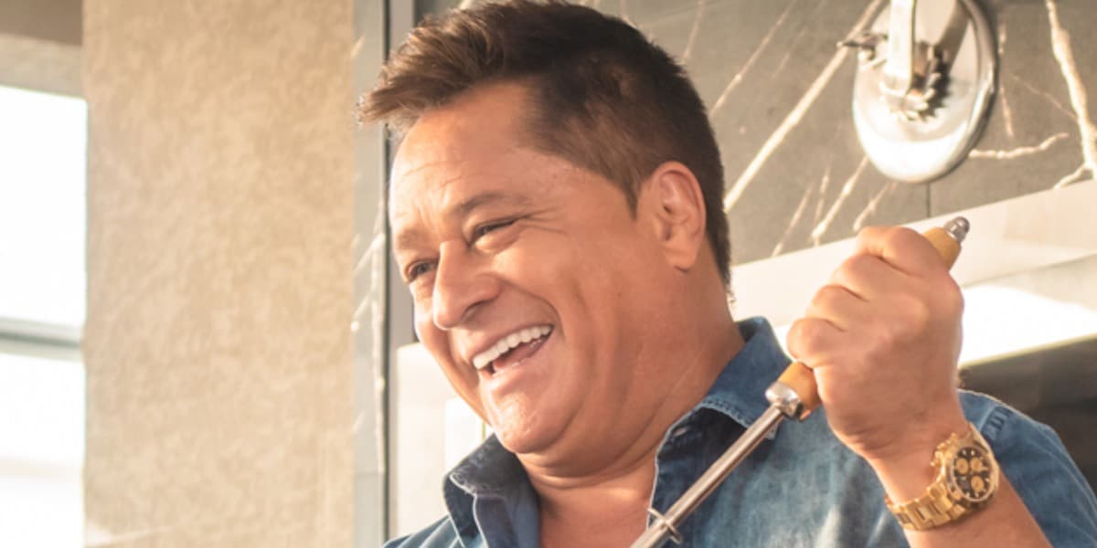 Leonardo ficou feliz com a chegada da vacina e levou bronca de Poliana Rocha (Foto: Reprodução/Instagram) Leonardo ficou feliz com a chegada da vacina e levou bronca de Poliana Rocha (Foto: Reprodução/Instagram)