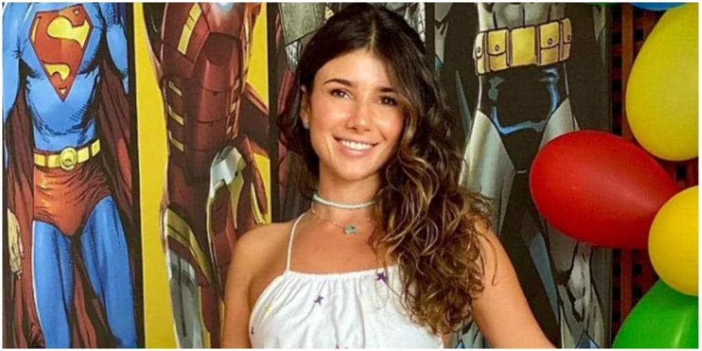 Paula Fernandes publica foto de biquíni em Fernando de Noronha