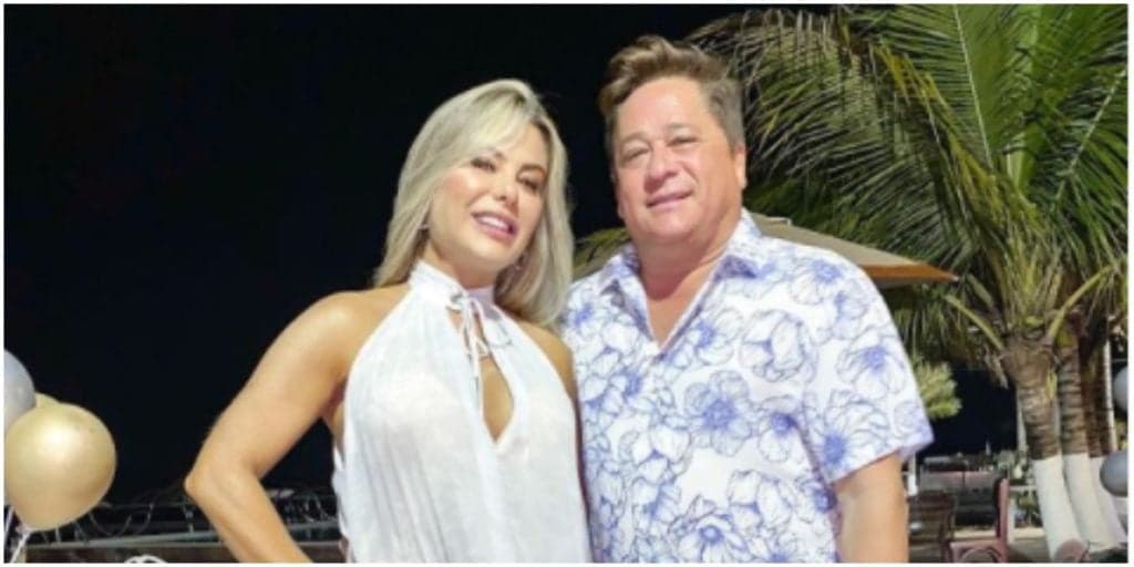 Poliana Rocha, esposa de Leonardo, levanta os braços e parte íntima gigante salta, após cantor dar adeus de mansão