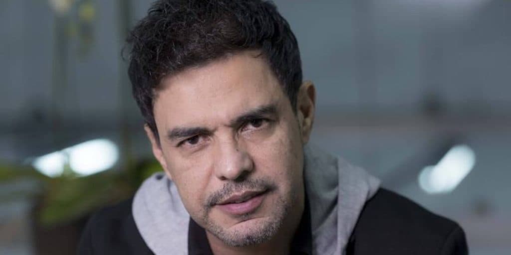 Zezé di Camargo pede ajuda para encontrar cachorro
