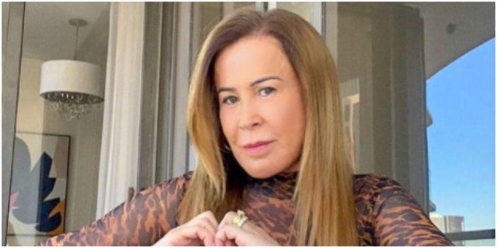 Zilu, após assumir que ainda ama Zezé, sofre derrota impiedosa, se vinga e esfrega dinheiro no ex: "Me viro"