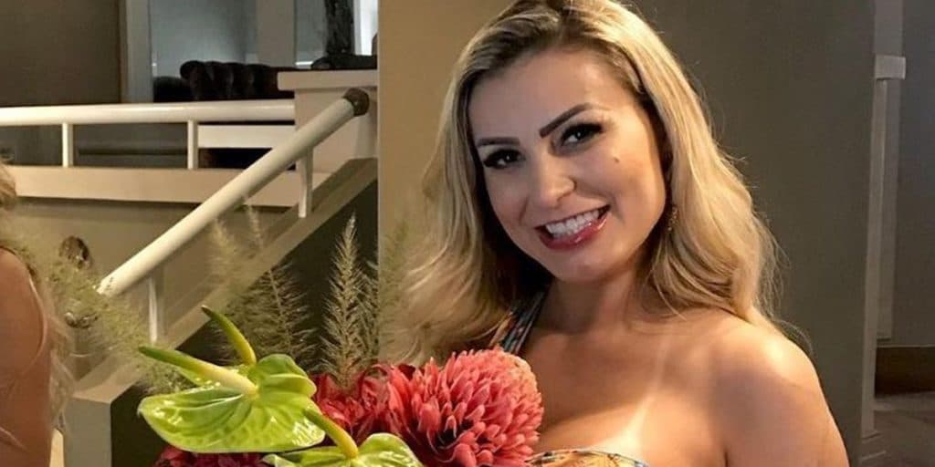 Andressa Urach pede perícia judicial contra a Igreja Universal e exige quantia para se manter