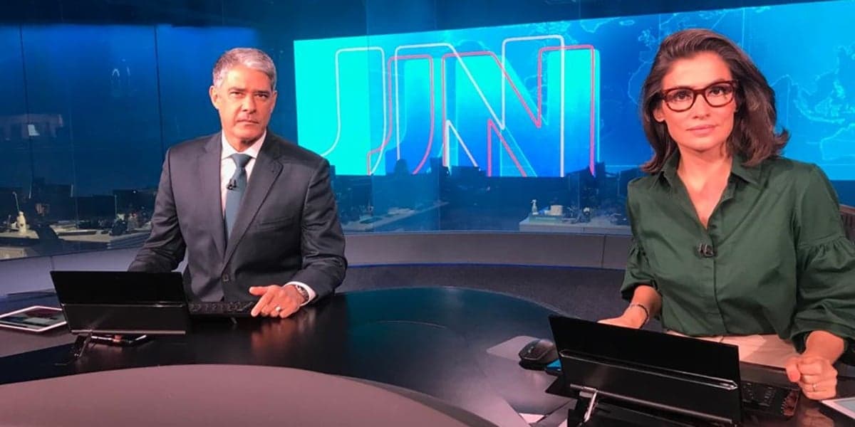 William Bonner e Renata Vasconcellos à frente do Jornal Nacional (Foto: Divulgação / TV Globo) William Bonner e Renata Vasconcellos à frente do Jornal Nacional (Foto: Divulgação / TV Globo)