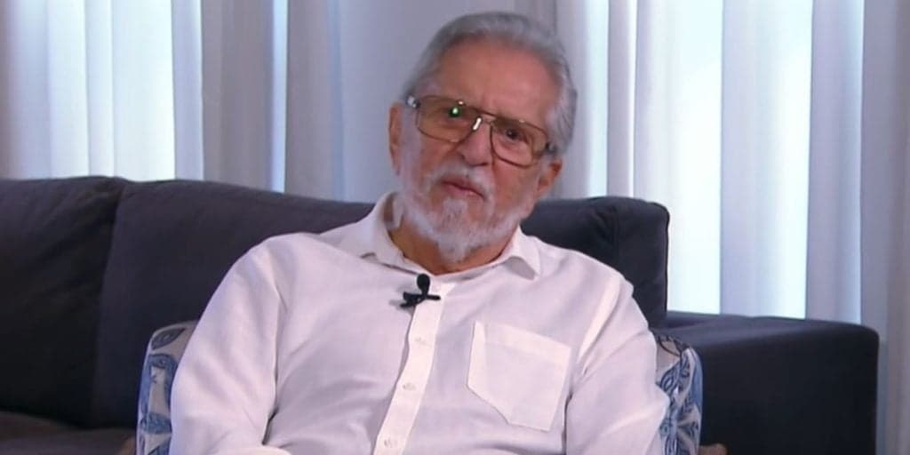 Com Carlos Alberto internado, Brasil entra em oração e clama pela vida do apresentador: "em isolamento"
