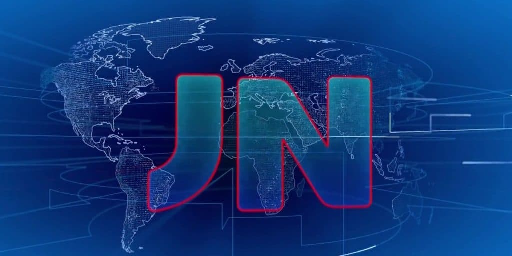 Em meio à fila gigante, âncora do JN é vacinado contra o coronavírus e vídeo vaza ao Brasil: “Muito rápido”