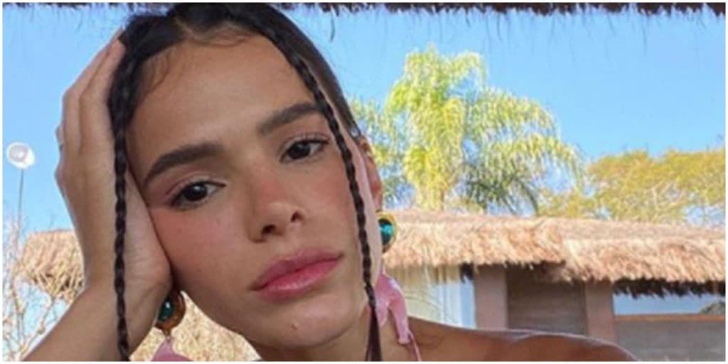 Bruna Marquezine é flagrada em momento íntimo com novo romance, após receber milhões para assumir sexualidade