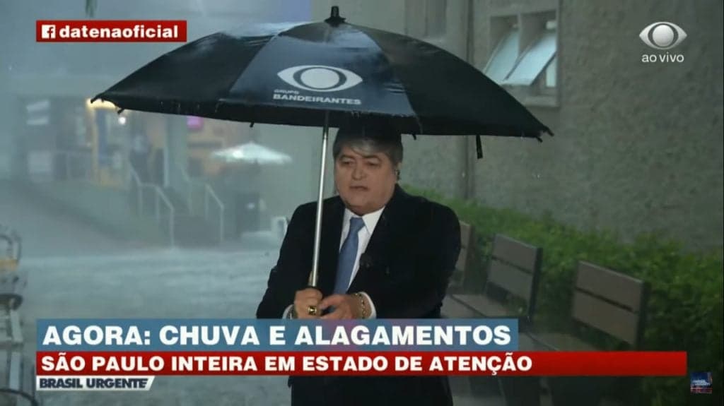 Datena deixa estúdios da Band, enfrenta vendaval ao vivo e equipe corre para fazer troca após gritos