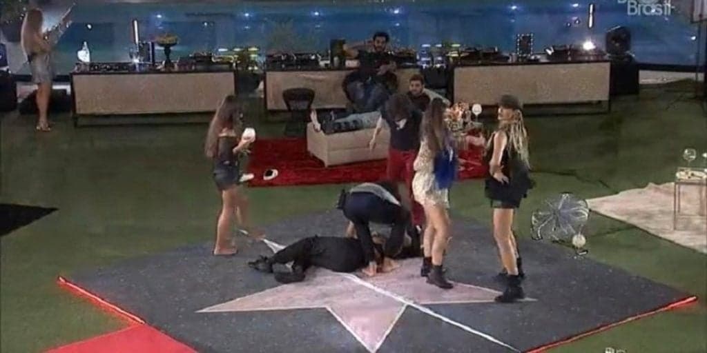 Pocah desmaia no BBB21, transforma festa em velório e notícia estarrecedora é dada: "Respira"