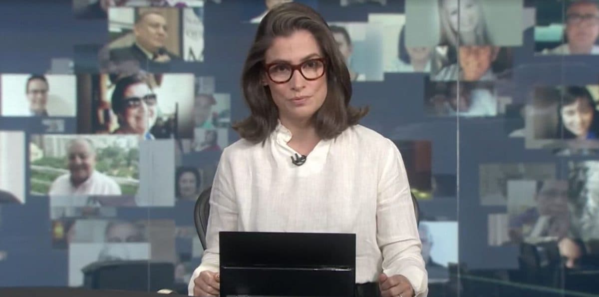 Renata Vasconcellos fez apelo ao vivo no Jornal Nacional ao falar do número alto de mortes causados pelo Coronavírus (Foto: Reprodução) Renata Vasconcellos fez apelo ao vivo no Jornal Nacional ao falar do número alto de mortes causados pelo Coronavírus (Foto: Reprodução)