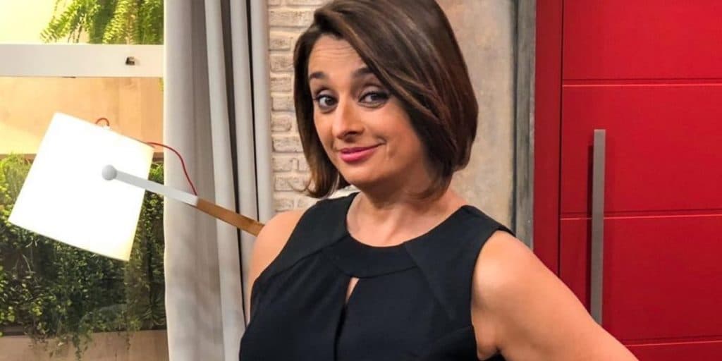 Catia Fonseca é derrubada ao vivo na Band e novos apresentadores assumem programa às pressas: "Vocês sabem"