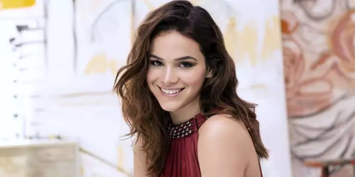 Bruna Marquezine surge com novo amor (Foto: Reprodução) Bruna Marquezine surge com novo amor (Foto: Reprodução)