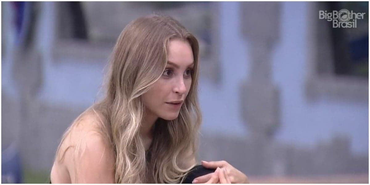 Carla Diaz brincou com o Instrutor Carla Diaz brincou com o Instrutor