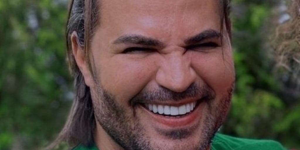 Eduardo Costa, após ser ridicularizado, anuncia casamento e explode com confissão: "Quem tá comigo grita''