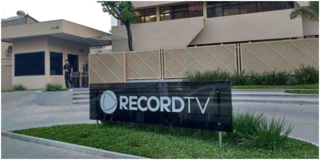 Uma morte na Record deixou funcionários desesperados - Foto: Reprodução Uma morte na Record deixou funcionários desesperados - Foto: Reprodução