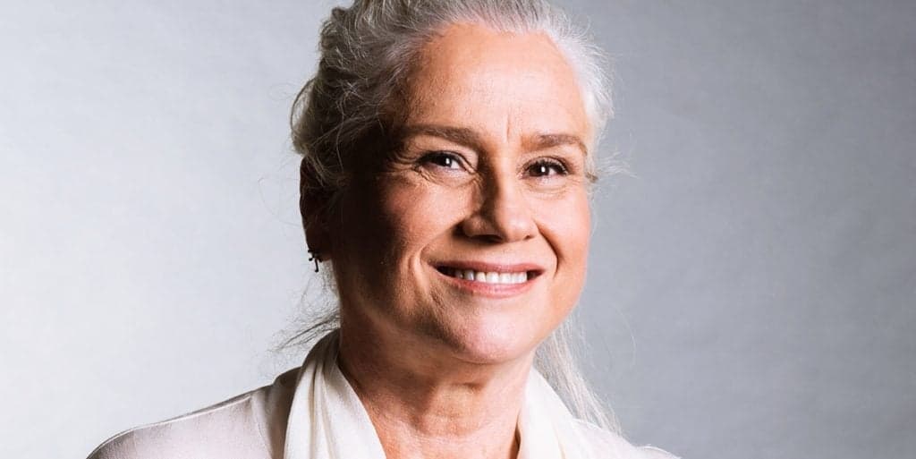Vera Holtz tenta esconder romance, cansa de ser discreta e assume de uma vez: "Comecei a tremer"