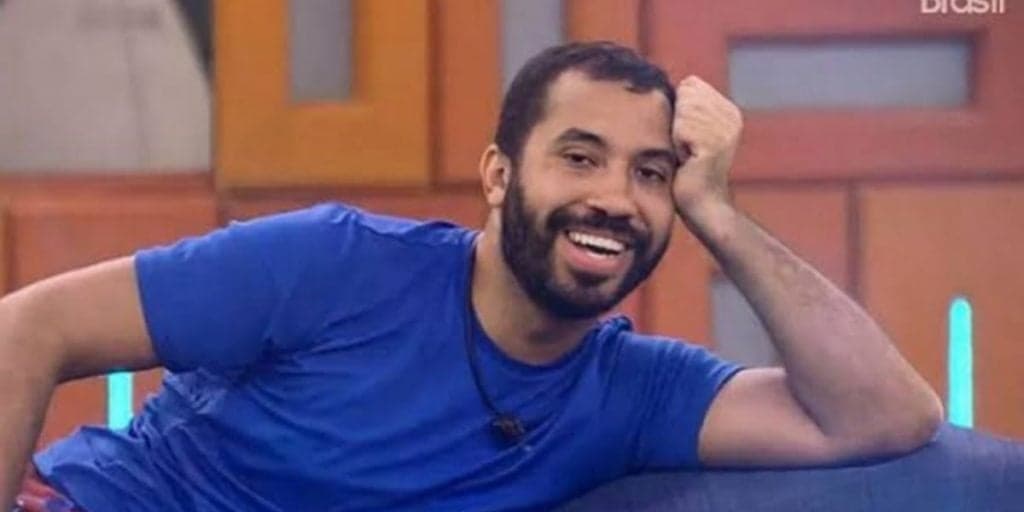 BBB21: Gilberto lista prêmios que ganhou no reality e comemora: "Passaram de R$200 mil"