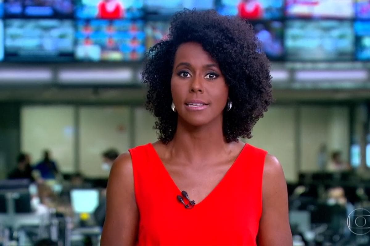 Maju Coutinho no comando do Jornal Hoje (Foto: Reprodução/ Globo) Maju Coutinho no comando do Jornal Hoje (Foto: Reprodução/ Globo)