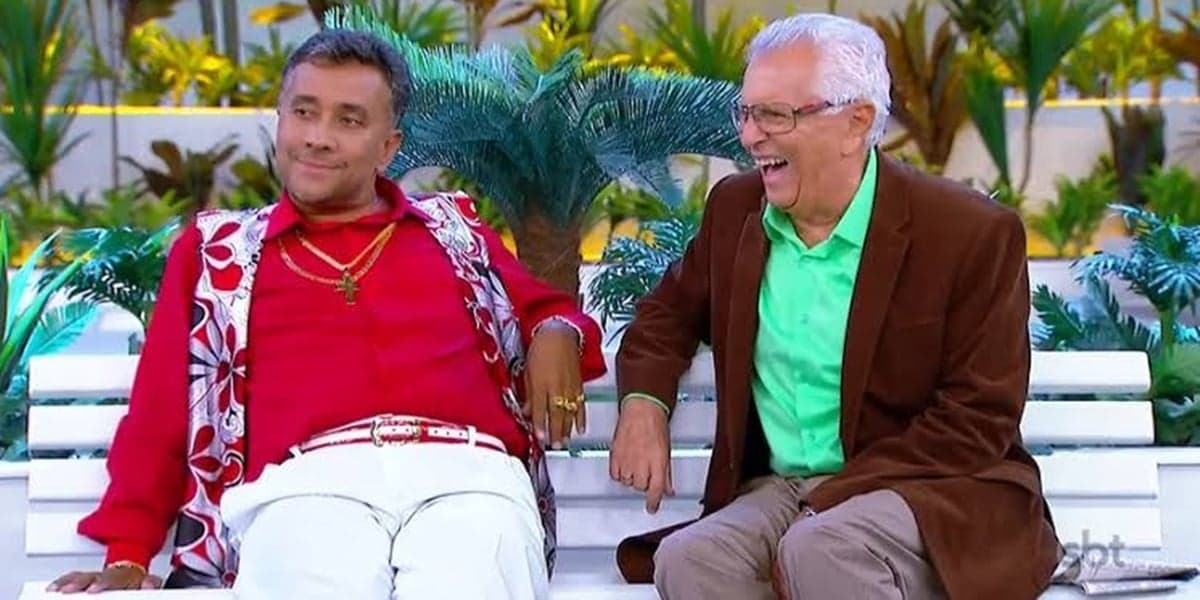 Paulinho Gogó e Carlos Alberto de Nóbrega no banco de "A Praça é Nossa" Paulinho Gogó e Carlos Alberto de Nóbrega no banco de "A Praça é Nossa"