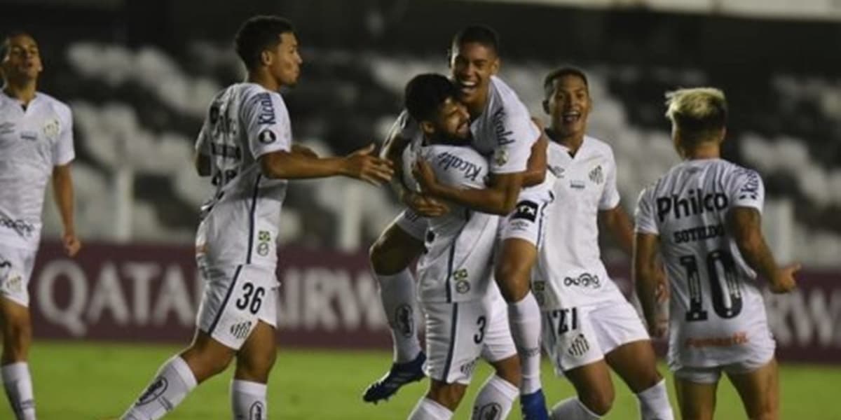 Globo e Record brigam pelos direitos de campeonatos estaduais de futebol (Foto: Reprodução) Globo e Record brigam pelos direitos de campeonatos estaduais de futebol (Foto: Reprodução)