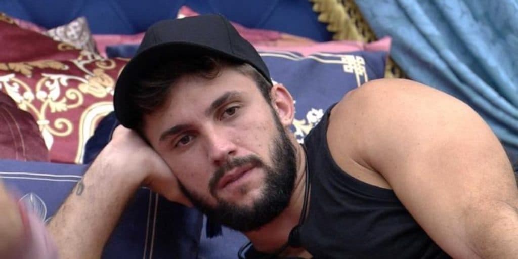 Frustrado, Arthur teme eliminação na reta final do BBB21, desabafa e expõe: "Talvez"