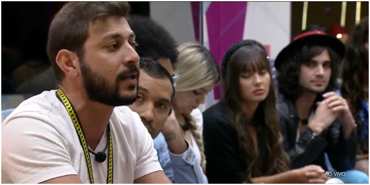 Caio indicou Thaís ao paredão do BBB21 - Foto: Reprodução Caio indicou Thaís ao paredão do BBB21 - Foto: Reprodução