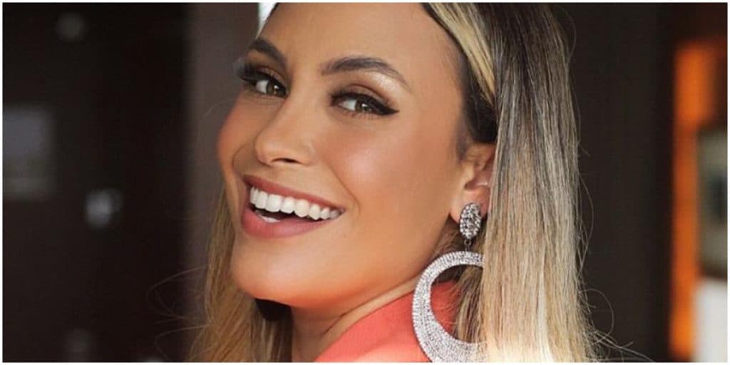 Sarah exalta Gil, expõe fortuna do amigo e diz que ele ganha mais dinheiro que Juliette; confira valores
