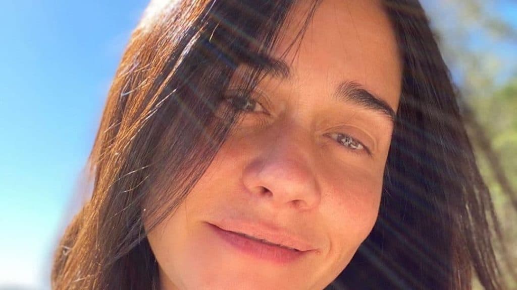 Alessandra Negrini expõe foto completamente nua aos 50 anos e choca o público: "Safadona"