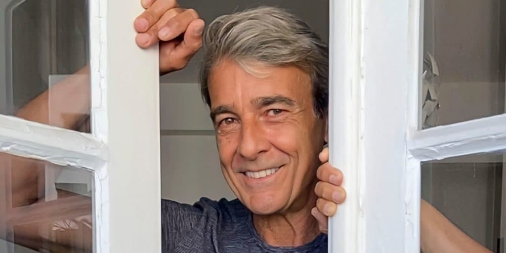 Alexandre Borges desmorona ao falar sobre saúde de sua mãe