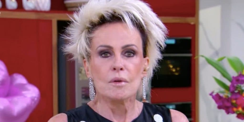 "Filmou ela roncando", apresentador confirma caso de Ana Maria com Roberto Carlos e vídeo íntimo na cama
