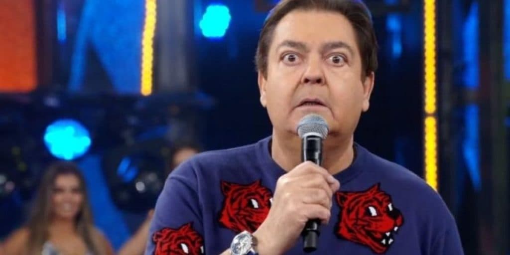 Faustão passa por cima de punições da Globo, assina com a Band e detalhe escondido do novo contrato é chocante