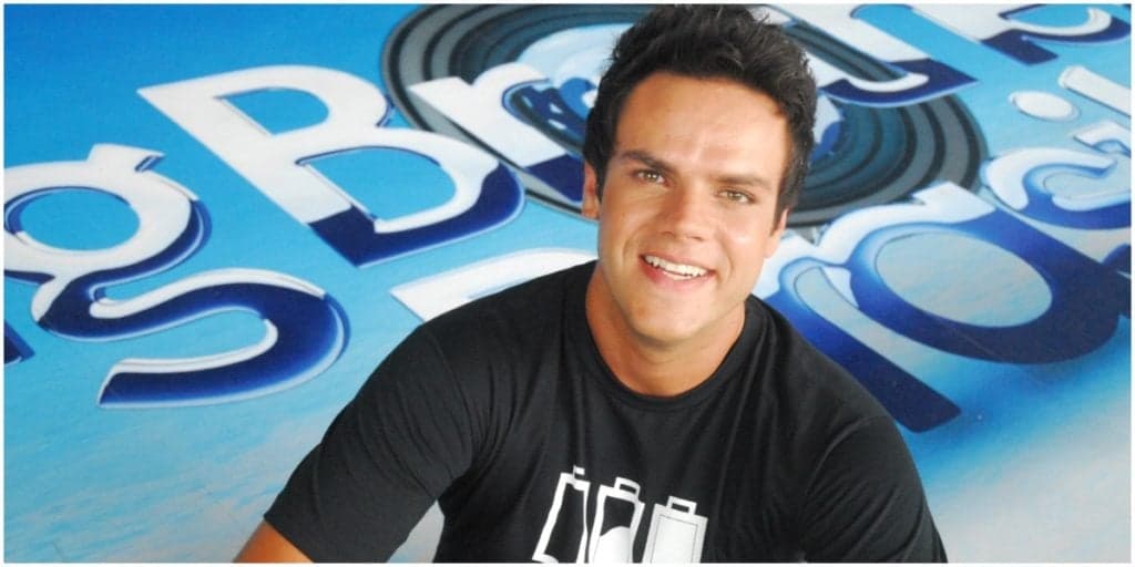 Ex-repórter do 'BBB', Vinicius Valverde está com visual bem diferente e hoje comanda programa jornalistico