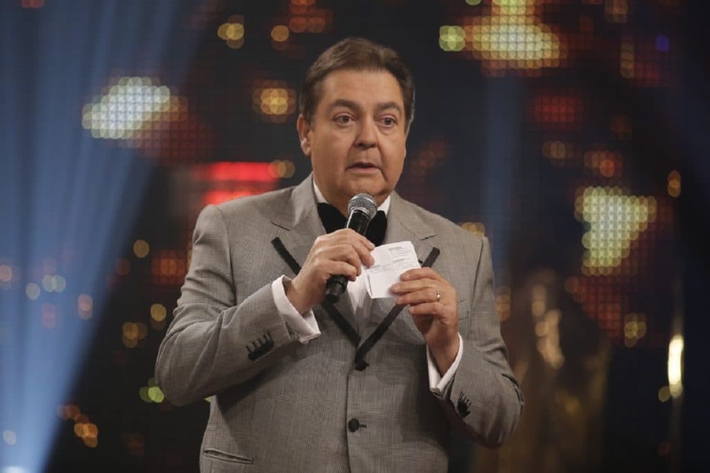 Globo age com crueldade com Faustão e arranca maior trunfo do apresentador após saída antecipada: "Fora do ar"
