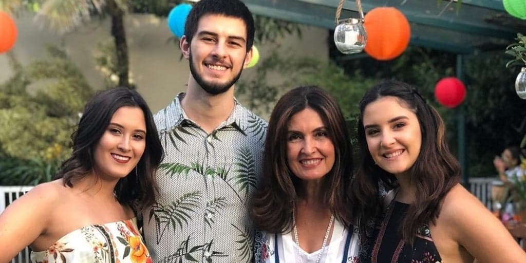 “Feliz”, filho de William Bonner ganha apoio da mãe, após sair do Brasil com grande amor