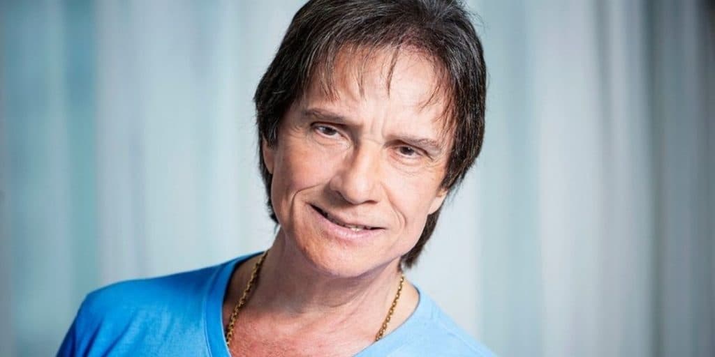 "Infelizmente perdeu o movimento das mãos e dos pés", notícia envolvendo Roberto Carlos é dada na TV
