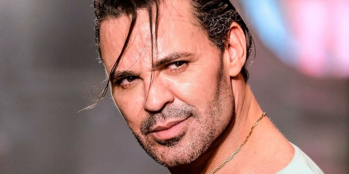 Após assumir que faz tudo que um viado faz, Eduardo Costa confirma vício em sexo: "15 vezes por semana" Após assumir que faz tudo que um viado faz, Eduardo Costa confirma vício em sexo: "15 vezes por semana"